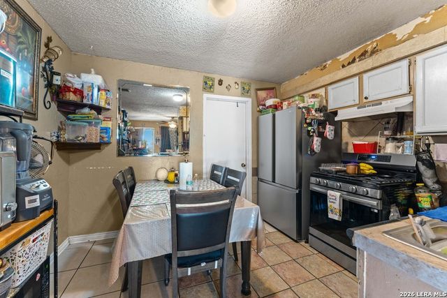 2824 Ruiz St, San Antonio, TX 78228