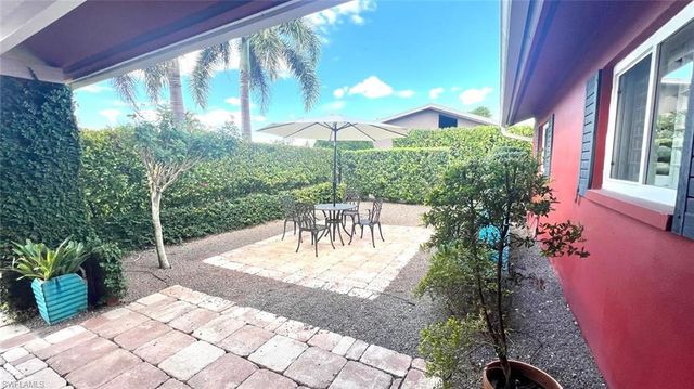 4836 Napoli DR, Naples, FL 34103