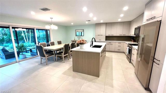 4836 Napoli DR, Naples, FL 34103