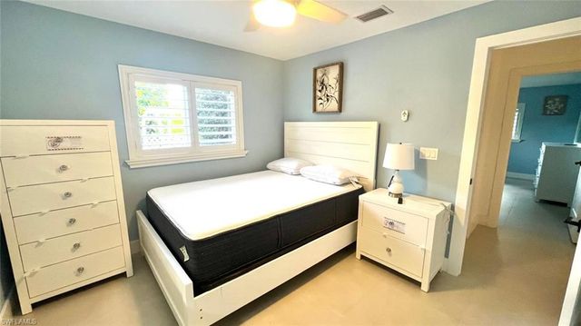 4836 Napoli DR, Naples, FL 34103