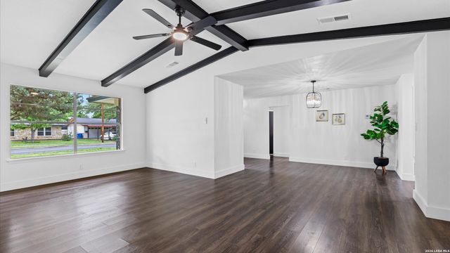 5026 LAKEWOOD DR, San Antonio, TX 78220