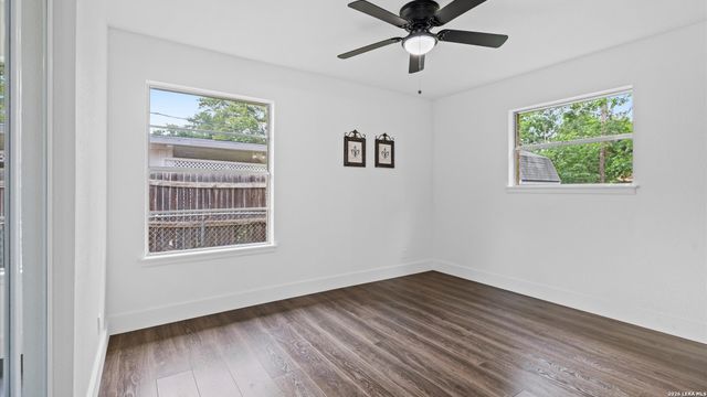 5026 LAKEWOOD DR, San Antonio, TX 78220