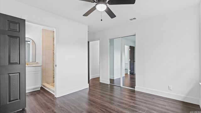 5026 LAKEWOOD DR, San Antonio, TX 78220