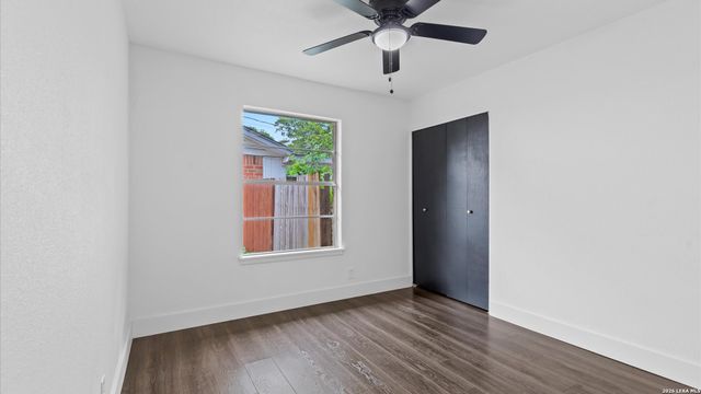 5026 LAKEWOOD DR, San Antonio, TX 78220