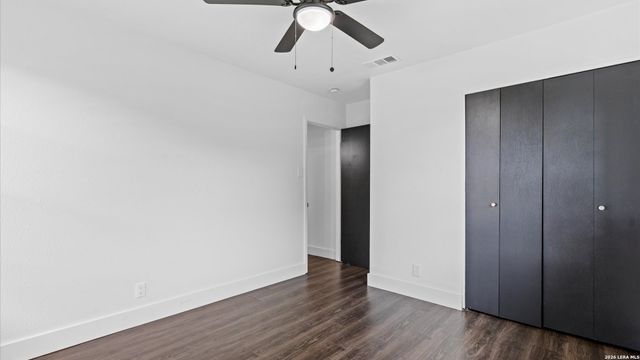 5026 LAKEWOOD DR, San Antonio, TX 78220