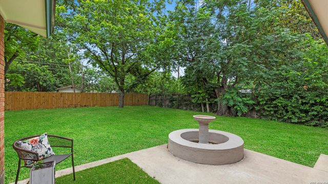5026 LAKEWOOD DR, San Antonio, TX 78220