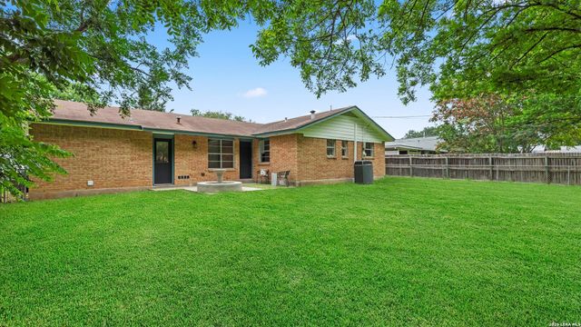 5026 LAKEWOOD DR, San Antonio, TX 78220