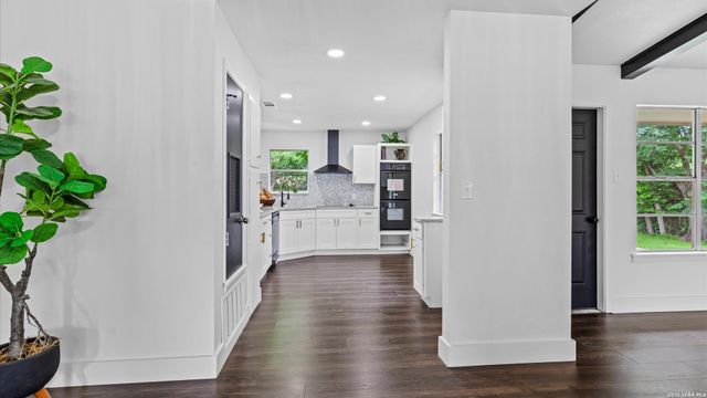 5026 LAKEWOOD DR, San Antonio, TX 78220