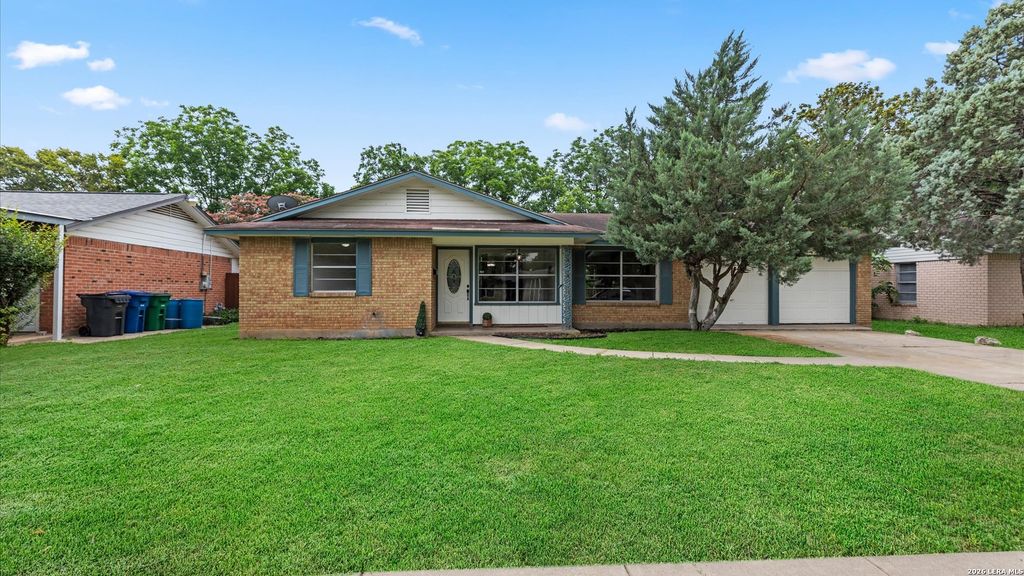 5026 LAKEWOOD DR, San Antonio, TX 78220