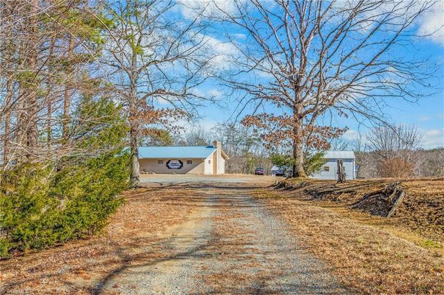 1050 Smurf Road, Danbury, NC 27016