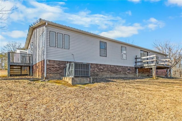 1050 Smurf Road, Danbury, NC 27016