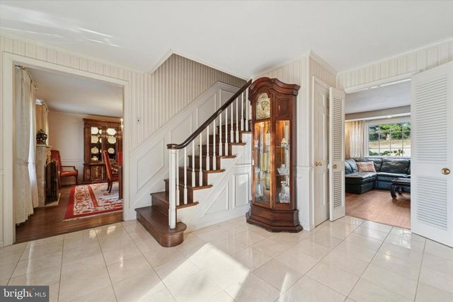 7 TODMORDEN DR, Rose Valley, PA 19086