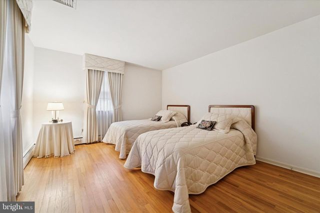 7 TODMORDEN DR, Rose Valley, PA 19086