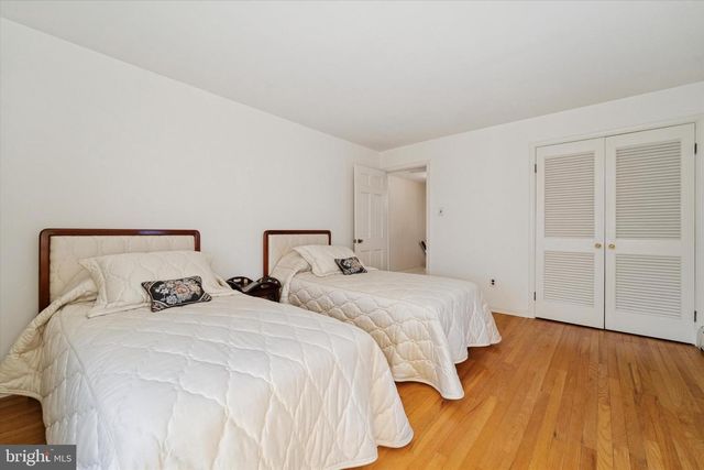 7 TODMORDEN DR, Rose Valley, PA 19086