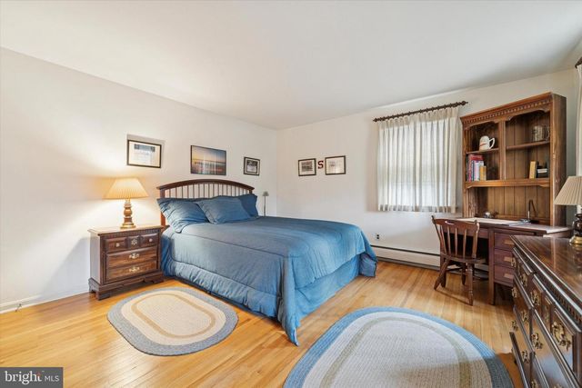 7 TODMORDEN DR, Rose Valley, PA 19086