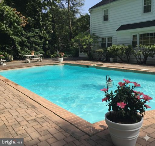 7 TODMORDEN DR, Rose Valley, PA 19086