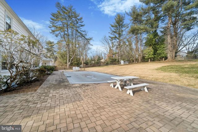 7 TODMORDEN DR, Rose Valley, PA 19086