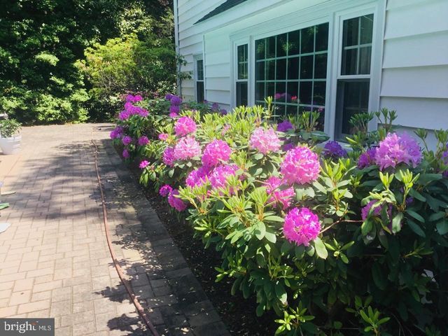 7 TODMORDEN DR, Rose Valley, PA 19086