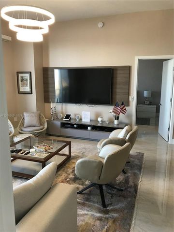 16385 Biscayne Boulevard 7, North Miami Beach, FL 33160