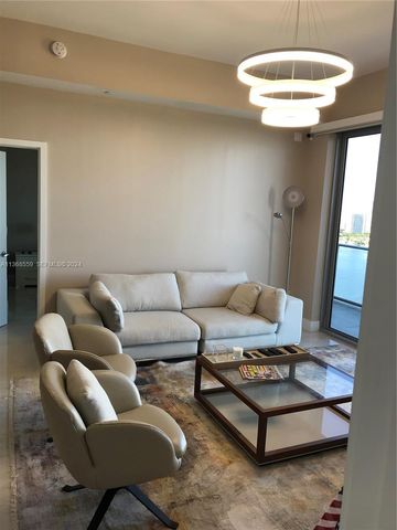 16385 Biscayne Boulevard 7, North Miami Beach, FL 33160