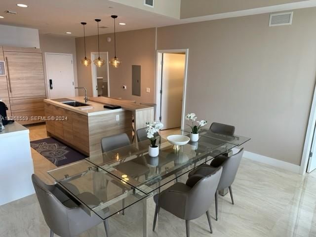 16385 Biscayne Boulevard 7, North Miami Beach, FL 33160