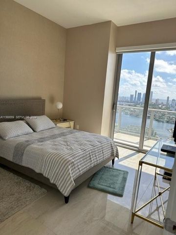 16385 Biscayne Boulevard 7, North Miami Beach, FL 33160