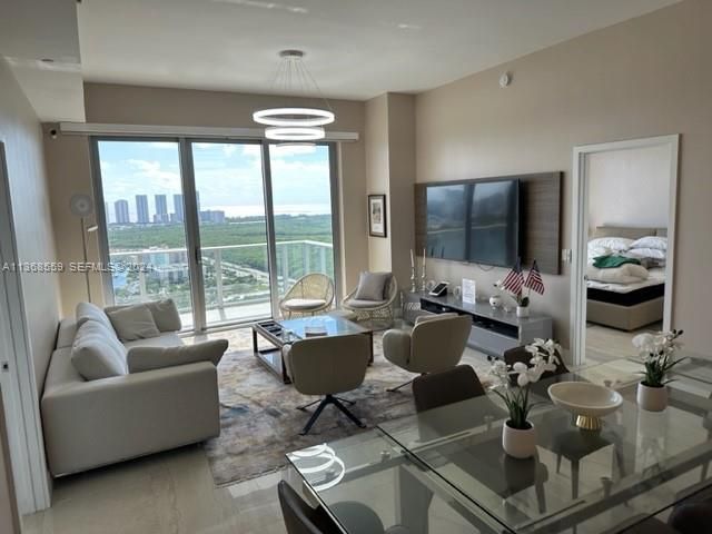 16385 Biscayne Boulevard 7, North Miami Beach, FL 33160