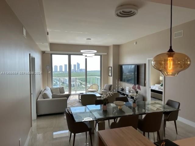16385 Biscayne Boulevard 7, North Miami Beach, FL 33160
