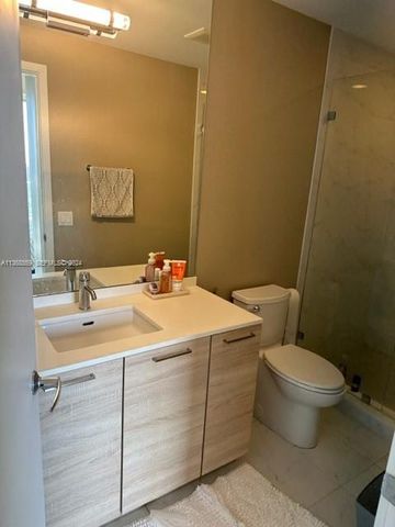 16385 Biscayne Boulevard 7, North Miami Beach, FL 33160