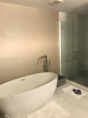 16385 Biscayne Boulevard 7, North Miami Beach, FL 33160