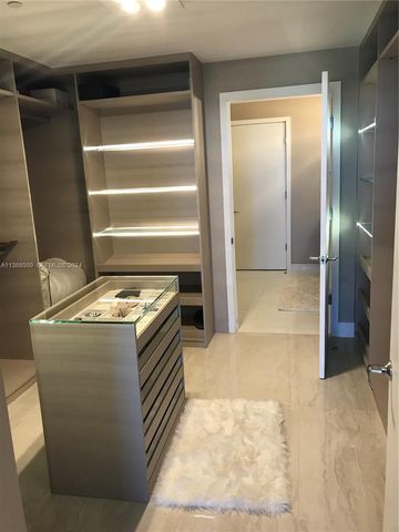 16385 Biscayne Boulevard 7, North Miami Beach, FL 33160