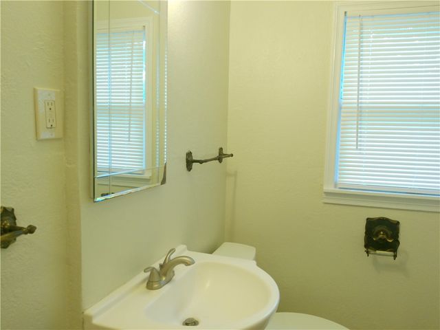 4026 Brentwood Dr, Corpus Christi, TX 78415