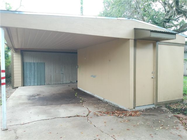 4026 Brentwood Dr, Corpus Christi, TX 78415