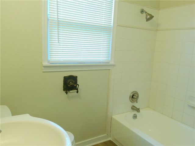4026 Brentwood Dr, Corpus Christi, TX 78415
