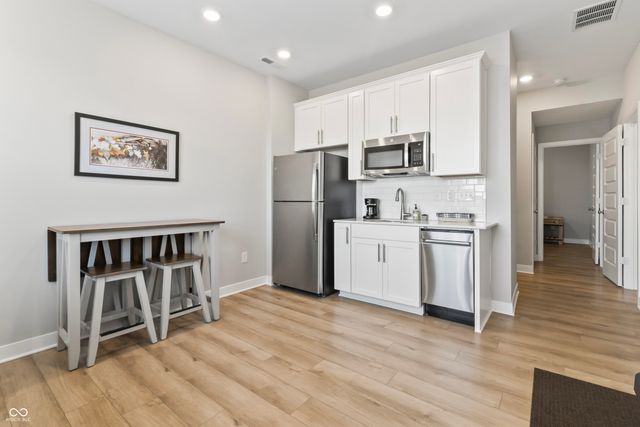 5197 Parkhurst Crossing, Mccordsville, IN 46055