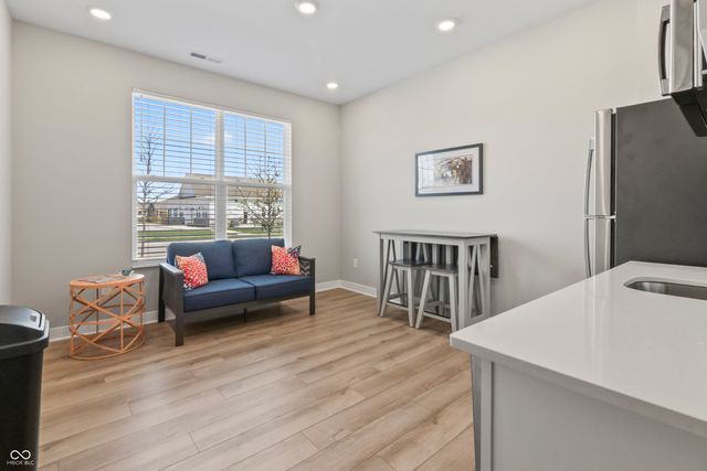 5197 Parkhurst Crossing, Mccordsville, IN 46055