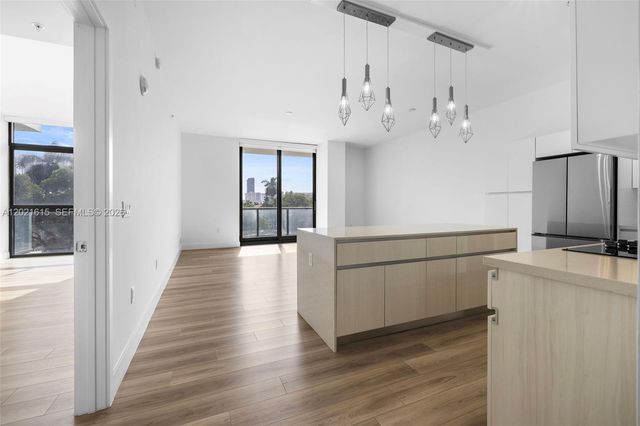 101 Diplomat Pkwy 308, Hallandale Beach, FL 33009