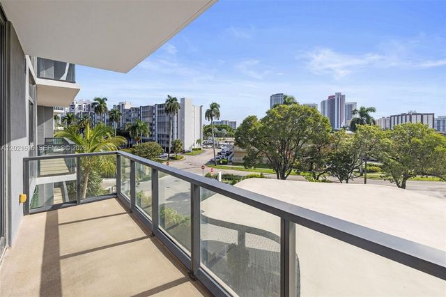 101 Diplomat Pkwy 308, Hallandale Beach, FL 33009