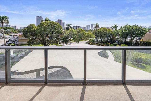 101 Diplomat Pkwy 308, Hallandale Beach, FL 33009