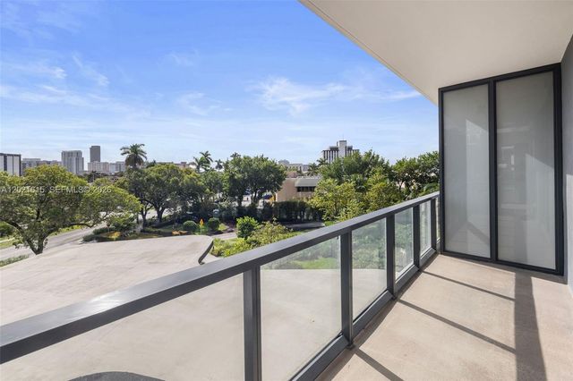 101 Diplomat Pkwy 308, Hallandale Beach, FL 33009