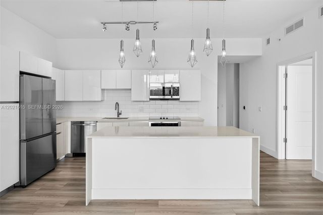 101 Diplomat Pkwy 308, Hallandale Beach, FL 33009