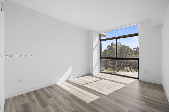 101 Diplomat Pkwy 308, Hallandale Beach, FL 33009
