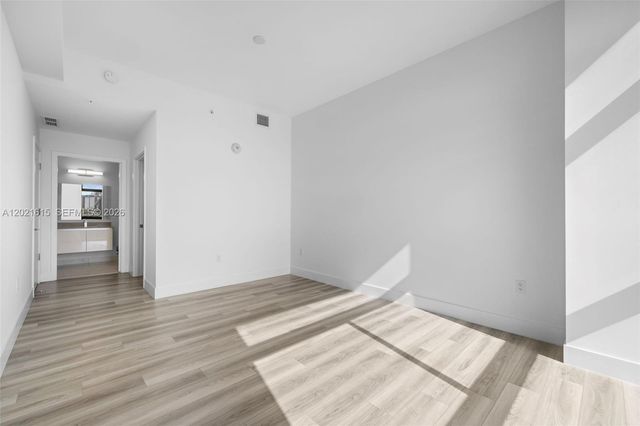 101 Diplomat Pkwy 308, Hallandale Beach, FL 33009