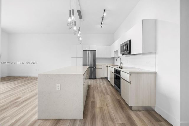 101 Diplomat Pkwy 308, Hallandale Beach, FL 33009