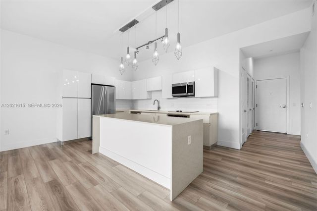 101 Diplomat Pkwy 308, Hallandale Beach, FL 33009