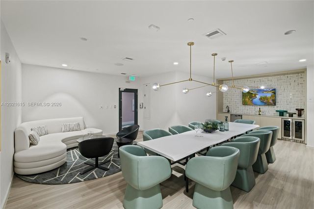 101 Diplomat Pkwy 308, Hallandale Beach, FL 33009