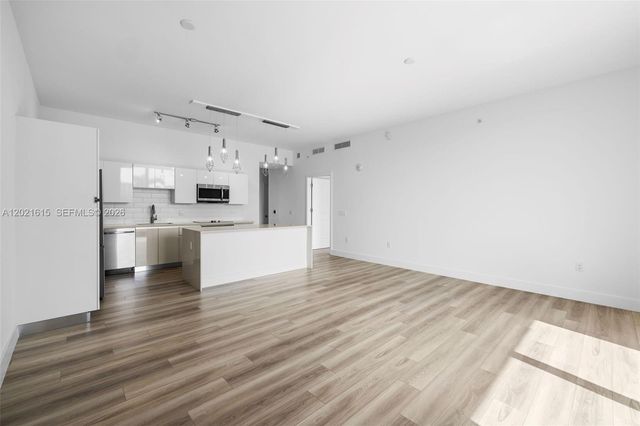101 Diplomat Pkwy 308, Hallandale Beach, FL 33009
