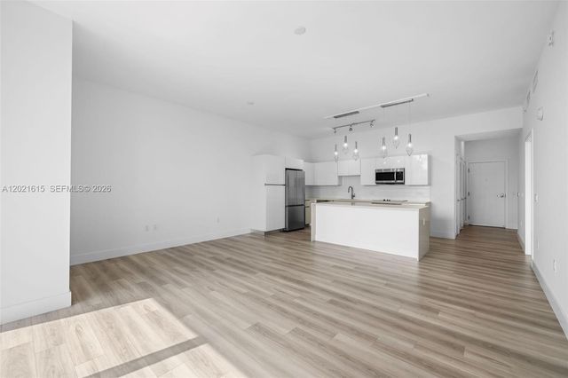 101 Diplomat Pkwy 308, Hallandale Beach, FL 33009