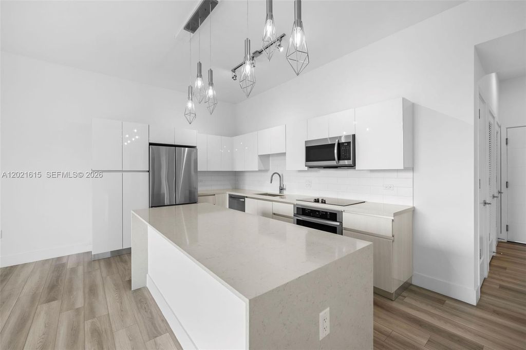 101 Diplomat Pkwy 308, Hallandale Beach, FL 33009