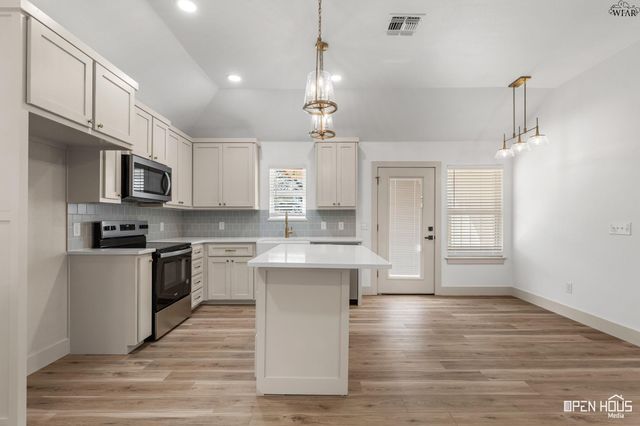 403 E LAFAYETTE AVENUE, Iowa Park, TX 76367